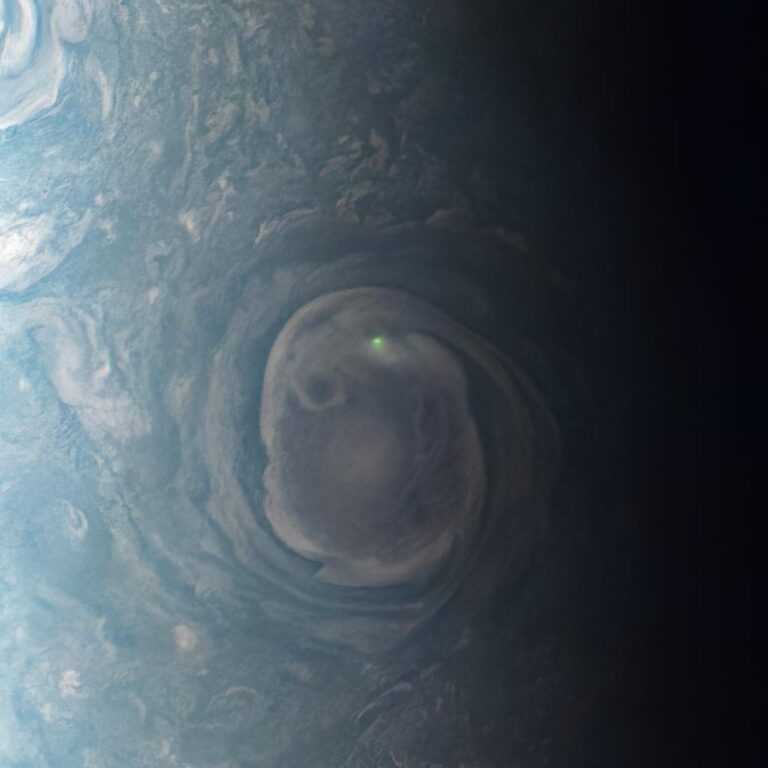 Raios em Júpiter podem ser até 1 milhão de vezes mais fortes que os da Terra?