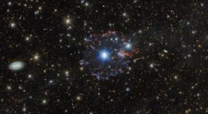 Hubble e Euclid revelam nova visão da Nebulosa Olho de Gato, um retrato detalhado da morte estelar