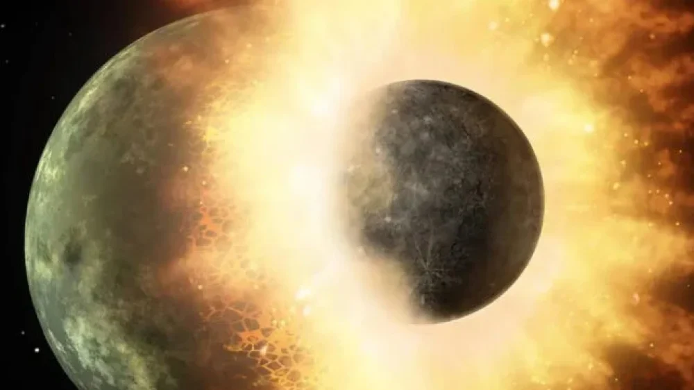 a-celestial-body-about-the-size-of-our-moon-slamming-at-great-speed-into-a-body-the-size-of-Mercury-642x361